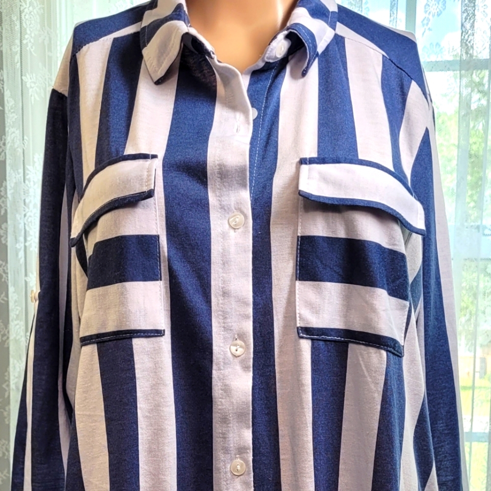 Eden & Olivia Button up shirt M
